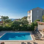 Pet Friendly In * Plomin