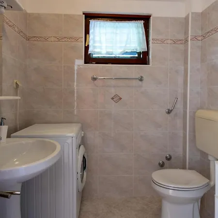 Pet Friendly In * Plomin