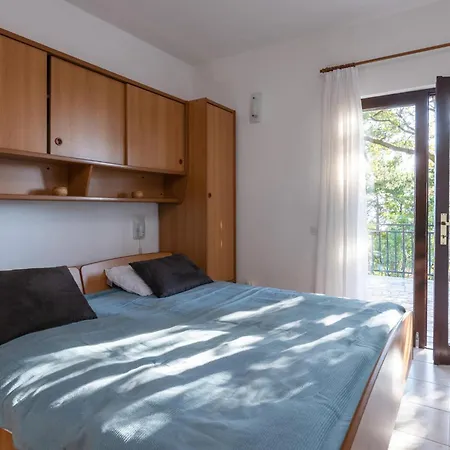 Holiday home Amazing In With Kitchen