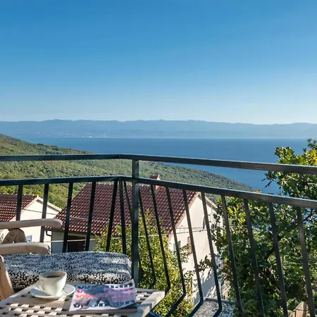 Amazing In With Kitchen Holiday home